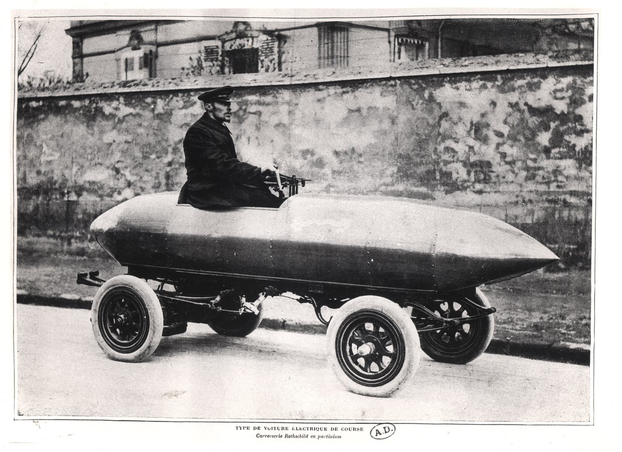電気レーシングカーJenatzy La Jamais Contente、c.1900 作： フランスの写真家