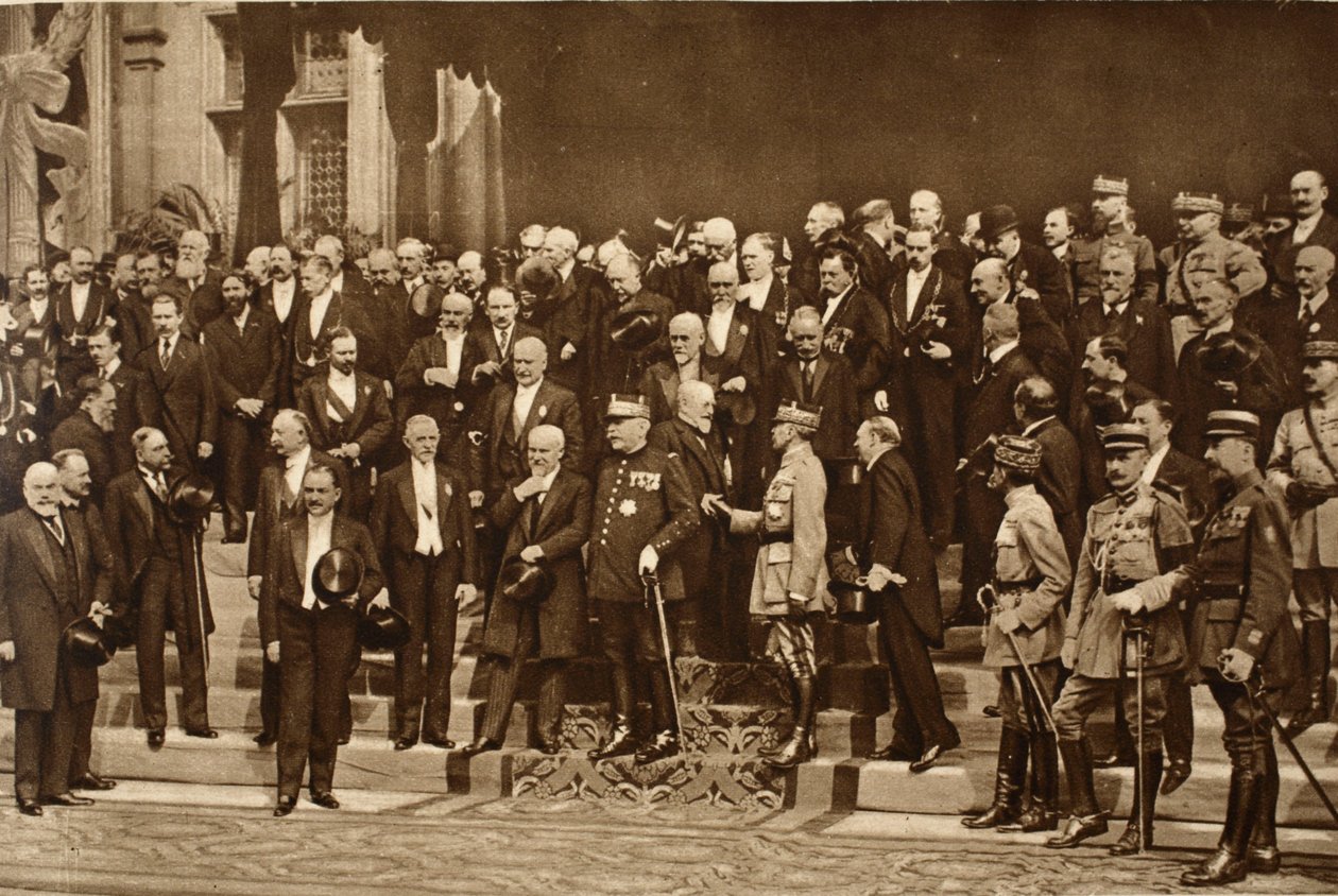 1914年から19年にかけて何年もの試練を乗り越えてフランスを勝利に導いた偉人たちの集まり 作： フランスの写真家