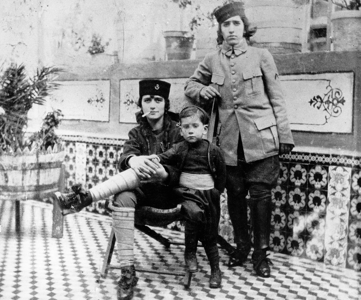 1917年、アルジェリアのユダヤ人家族 作： フランスの写真家