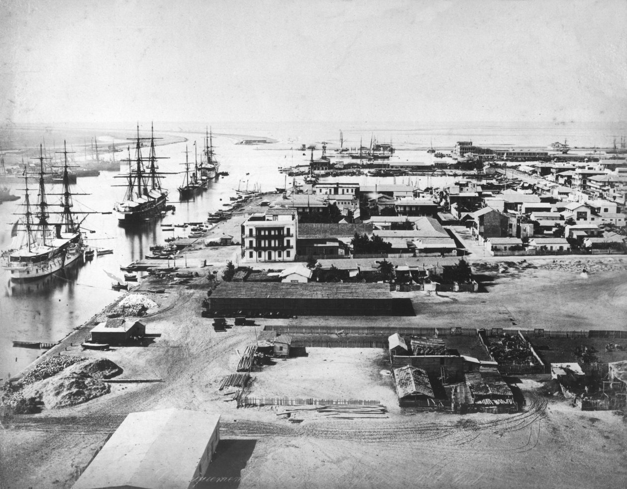 ポートサイドとスエズ運河、1875年頃 作： フランスの写真家