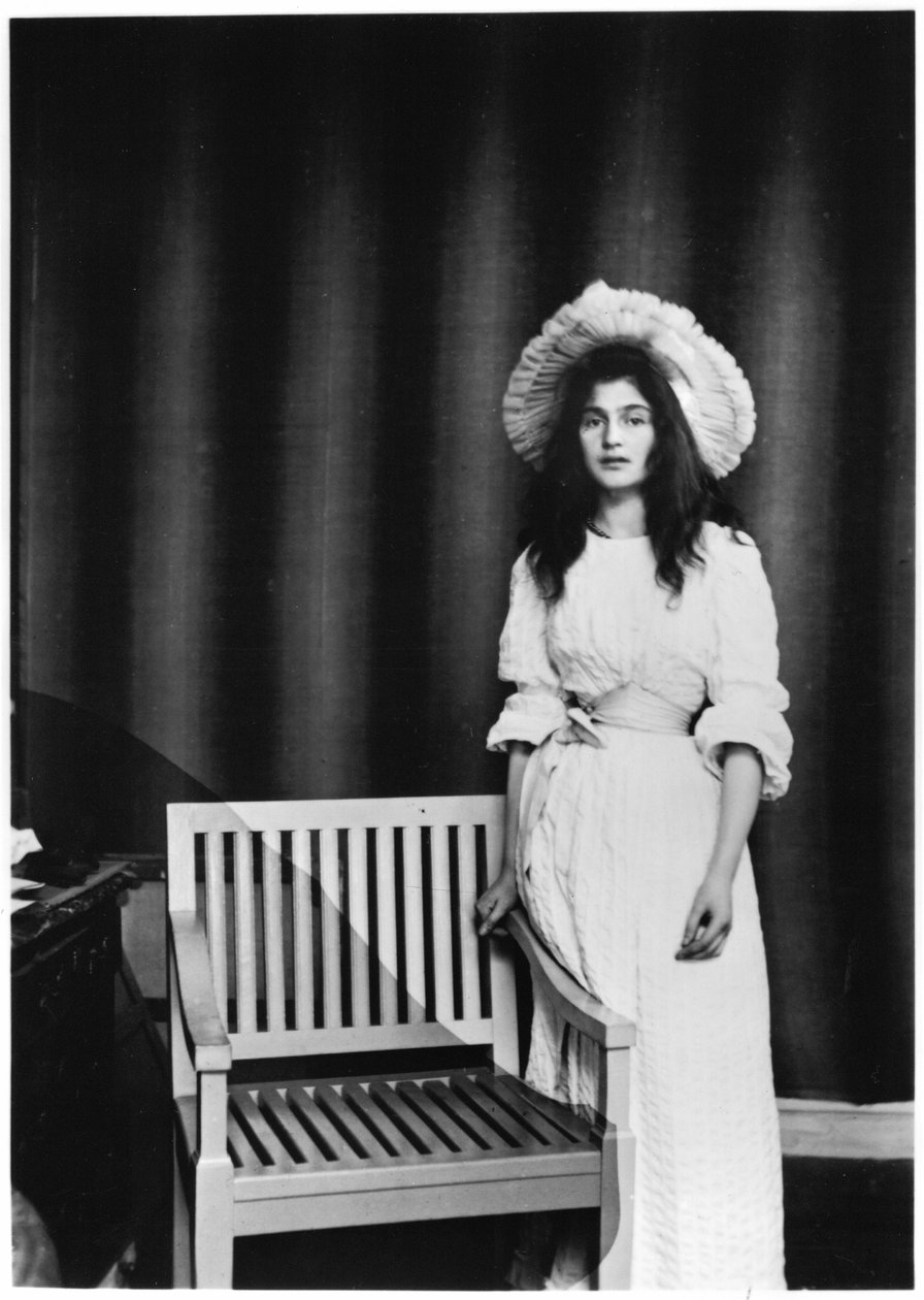 ジュリー・マネの肖像16歳（1878-1966）1894 作： フランスの写真家