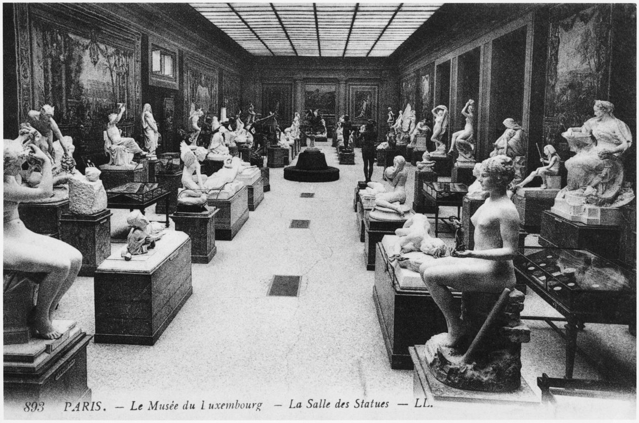 1910年頃、リュクサンブール美術館、パリの彫像の部屋を描いた絵葉書 作： フランスの写真家