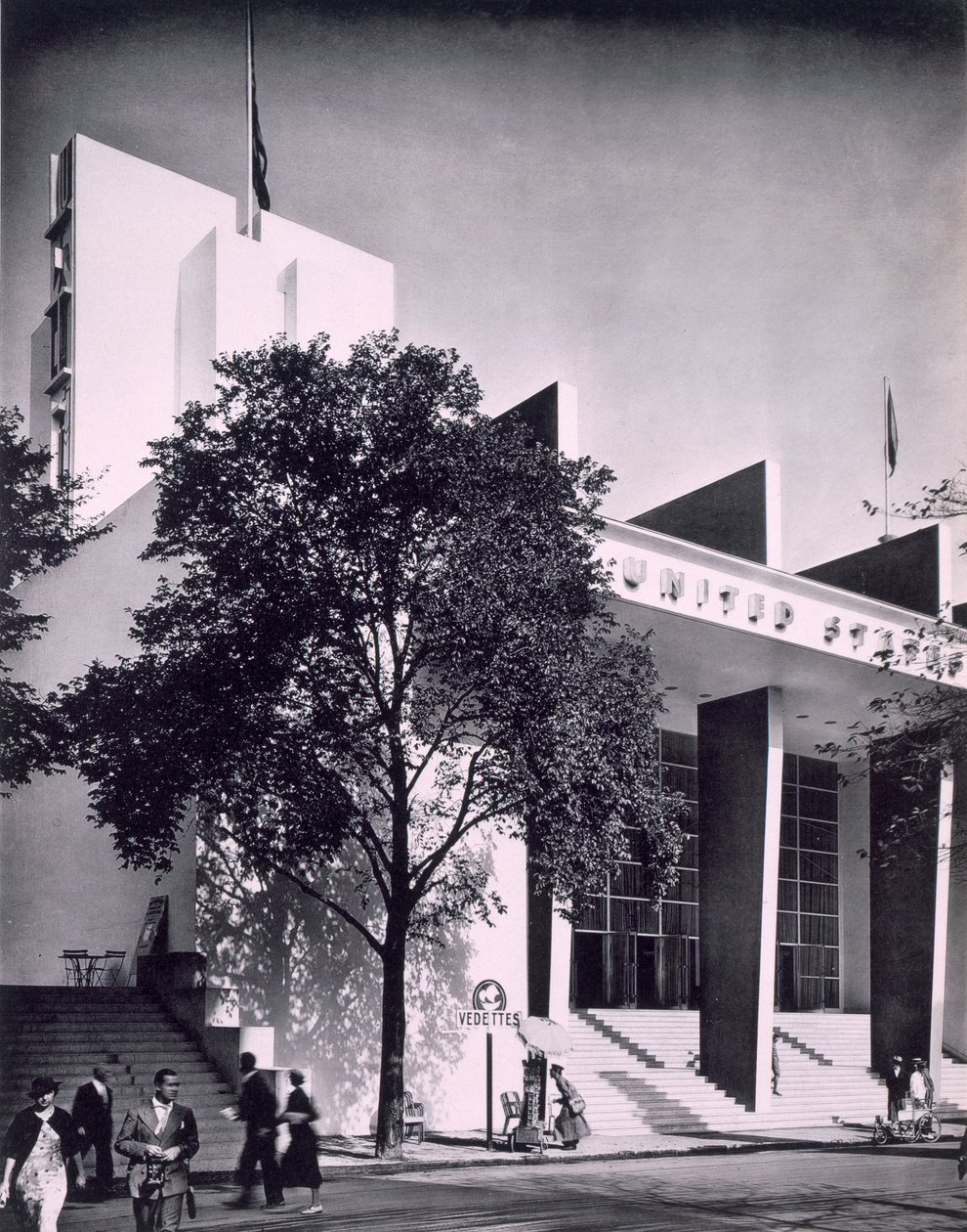パリ万国博覧会のアメリカの建物、1937 作： フランスの写真家