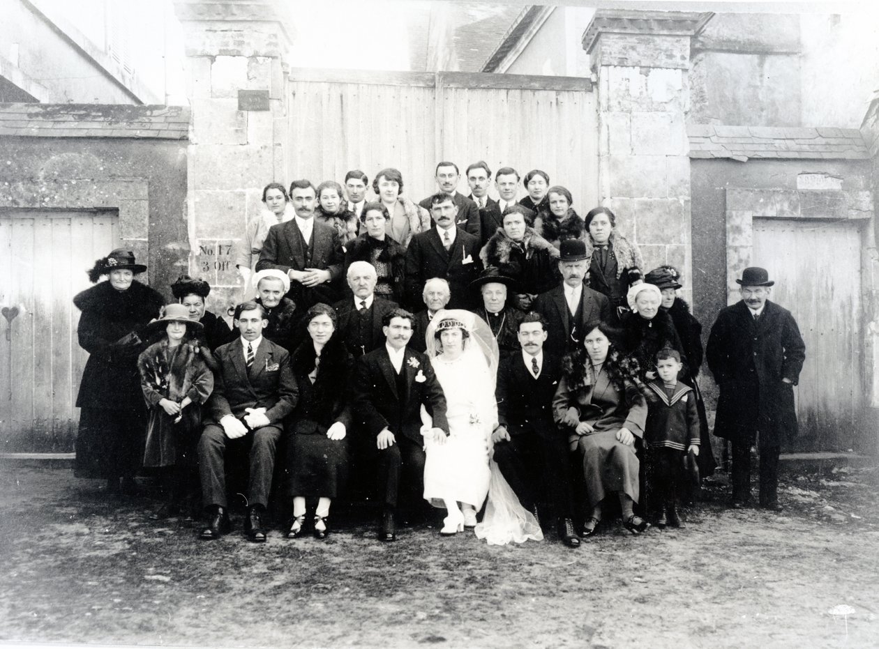 1920年頃、フランスのサルト地方での結婚式の写真 作： フランスの写真家