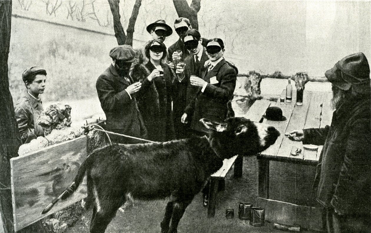 デマを祝う：1910年のサロン・デ・インデペンデントで、「過剰な未来派の画家」ボロナリが署名した「Et le soleil fall a sleep sur l "Adriatic」というタイトルの絵が提示され、大成功を収めました。キャンバスは実際に使用して描かれていました。 a 作： フランスの写真家