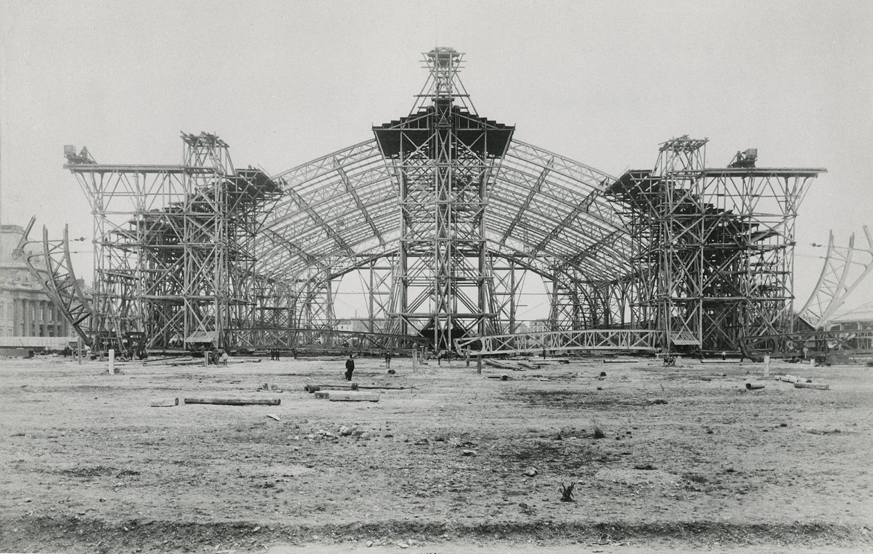 1889年の万博博覧会のためのGalerie des Machinesの構築 作： フランスの写真家