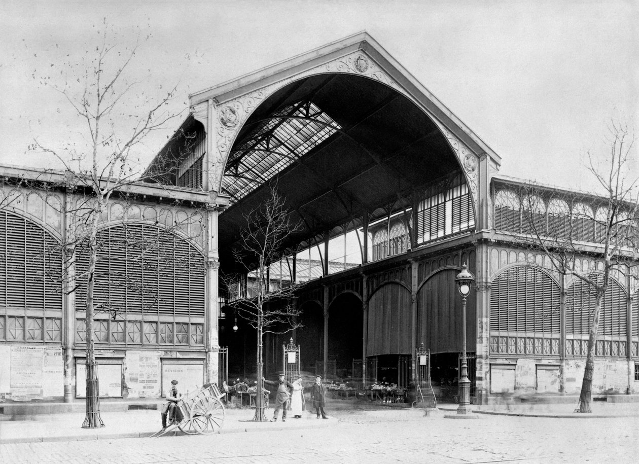 パリのレアールセントラルマーケットのパビリオンへの入り口、1900年頃 作： フランスの写真家