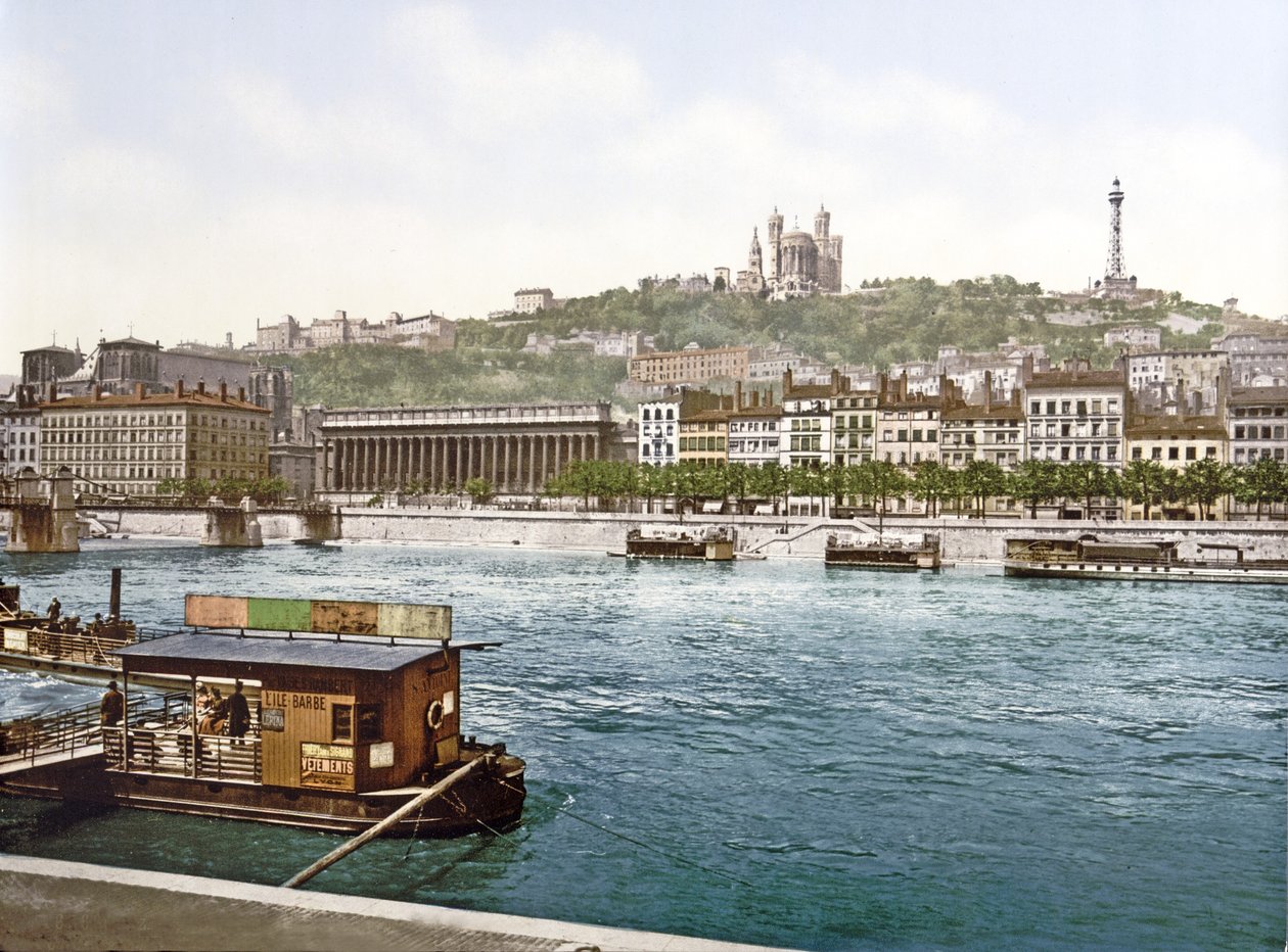 セントアントワーヌキー、リヨン、パブからのフルヴィエール。 c。1900 作： フランスの写真家