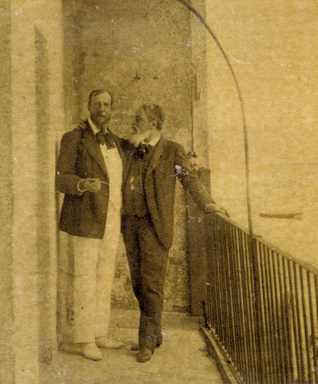 サン・セバスチャンのPaul Deroulede（1846-1914）とJean Sully Mouney-Sully（Mounet Sully）（1841-1916）。 作： フランスの写真家