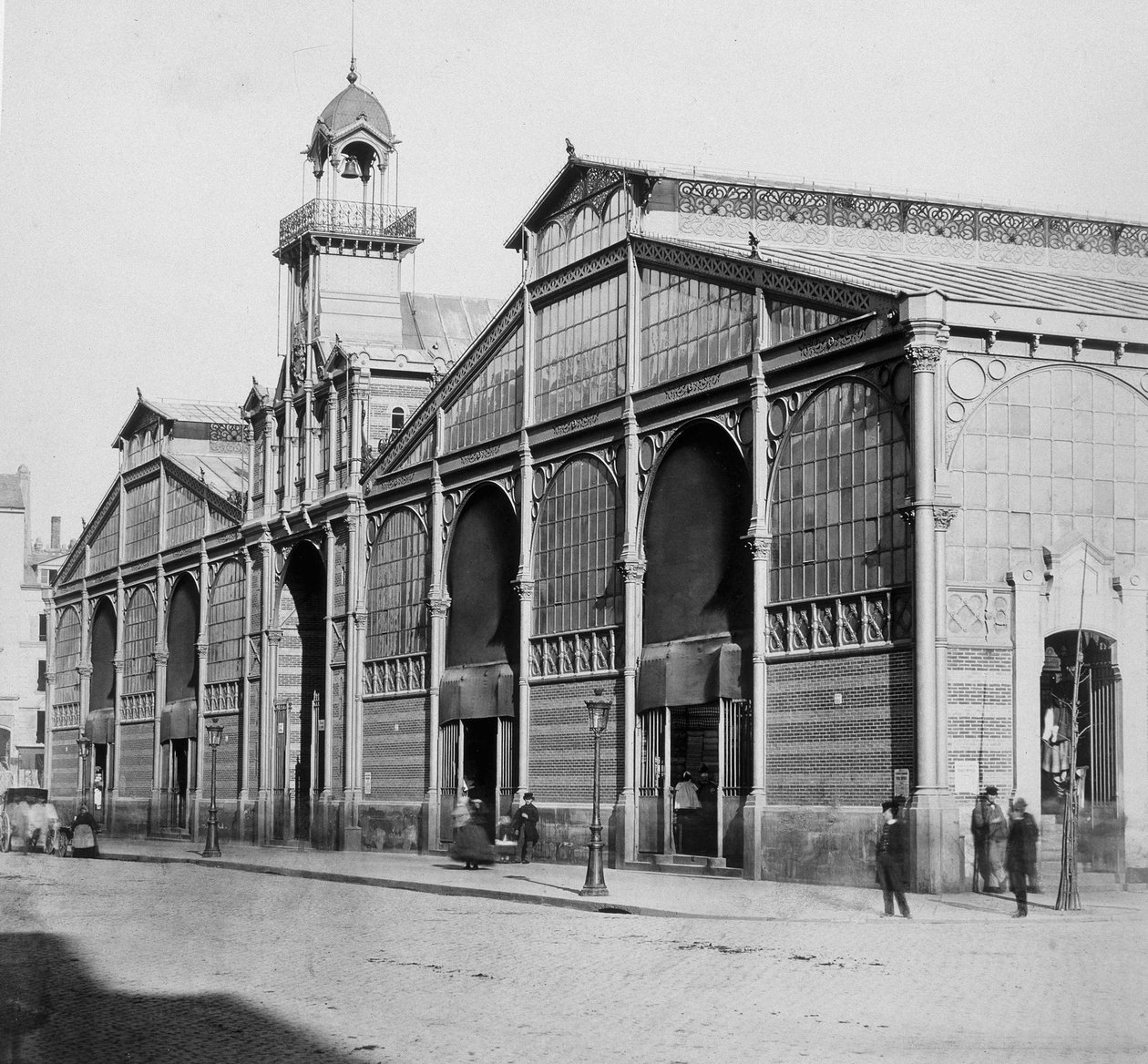 寺院の行進-写真、19世紀後半 作： フランスの写真家