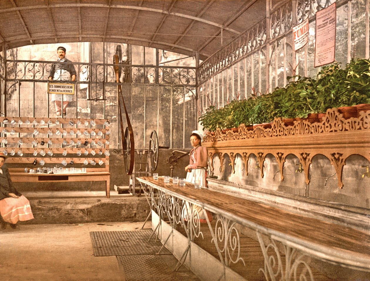 1890〜1900年にセレスティンでグラスで販売されていたヴィシースプリングウォーター 作： フランスの写真家