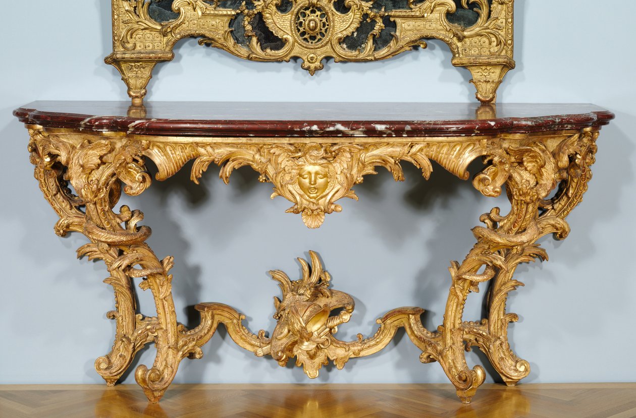 コンソール・テーブル、ジュール・ミッシェル・アルドゥアン（1635-1737）のデザイン、ピエール・トゥルパンとミッシェル2世ランゲの製作、1725年頃（金色の彫刻が施された木、大理石の天板（グリオット・ド・カンパン））。(491455も参照) 作： フランス語学校