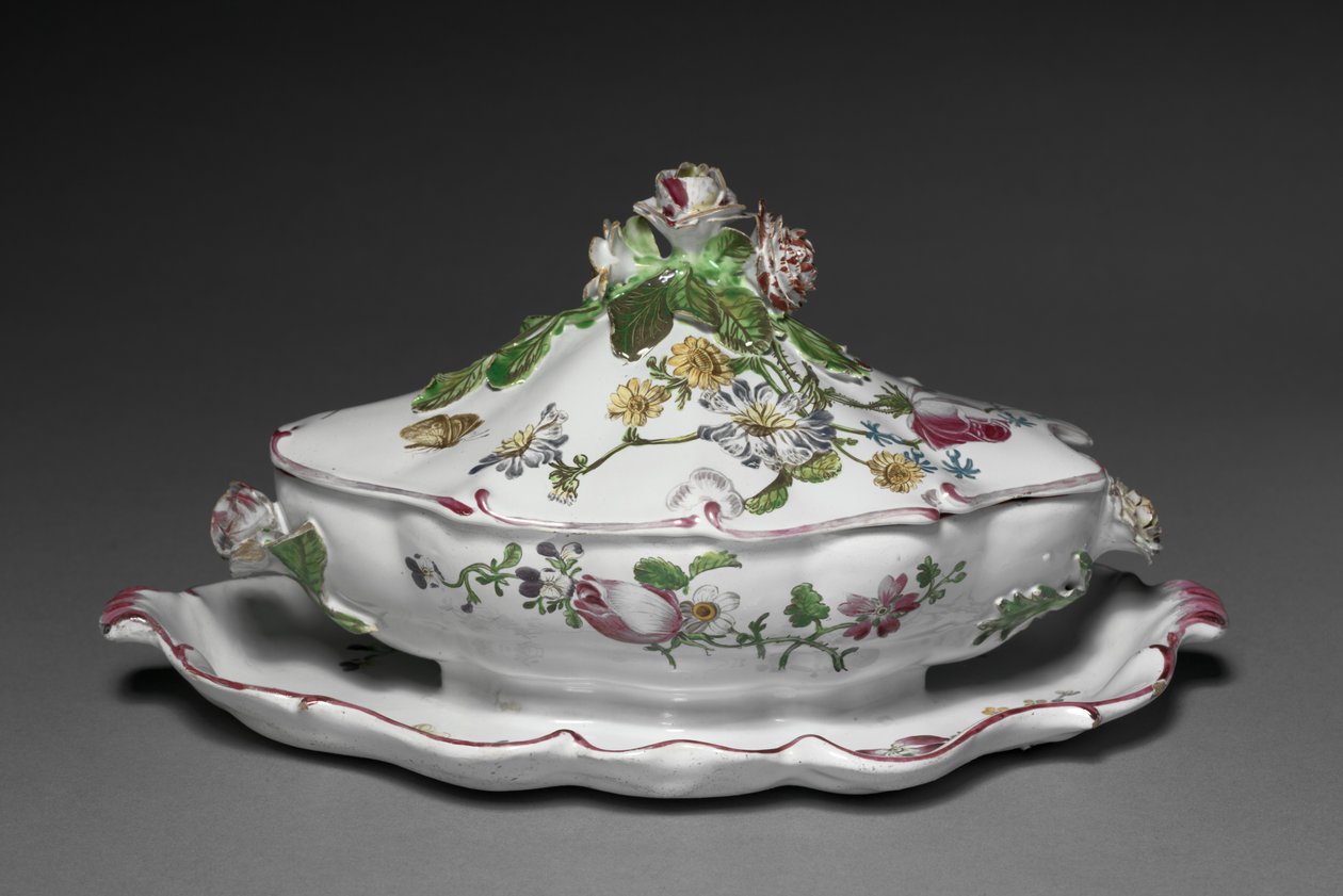 スタンド付きカバードソーストゥリーン、メーカーヴーヴペリン工場、c.1765 作： フランス語学校