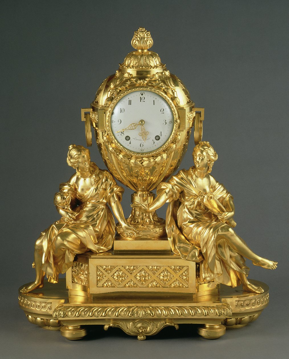 初期のルイ16世のマントル時計、c.1765（ormolu） 作： フランス語学校