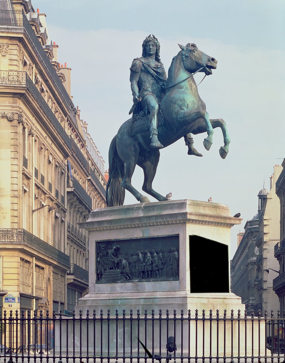 ルイ14世の騎馬像（1816-22年）（ブロンズ 作： フランス語学校
