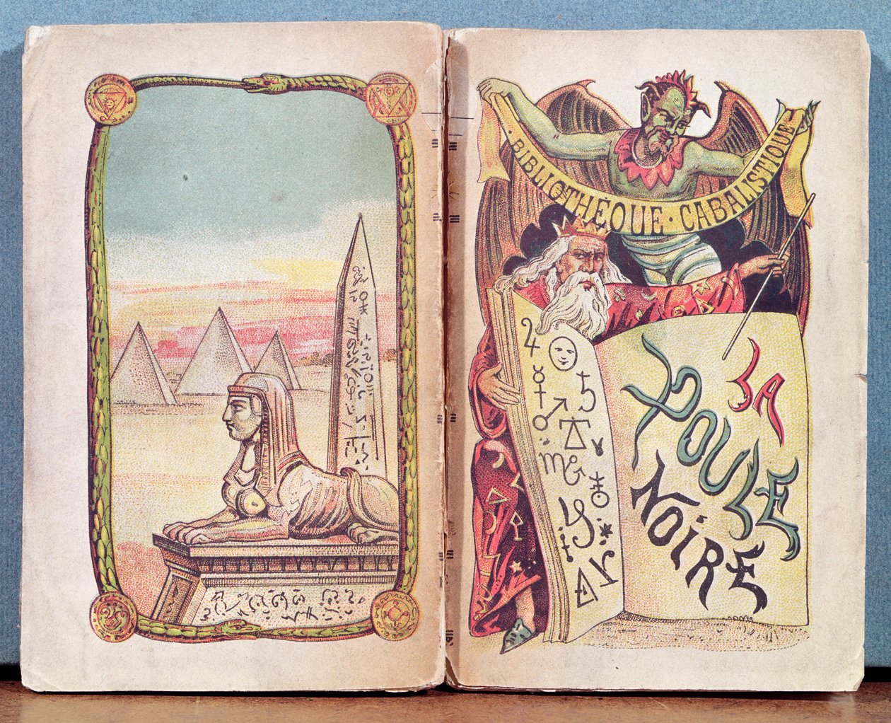 ラポールノワールは、占いと魔法の作品で、特に1820年から1880年まで田舎で使用されていました。 作： フランス語学校