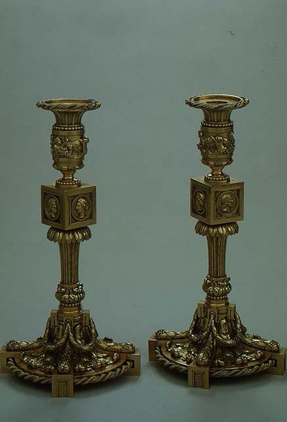 Boucheronによるローソク足のペア、1783年（銀の金箔） 作： フランス語学校