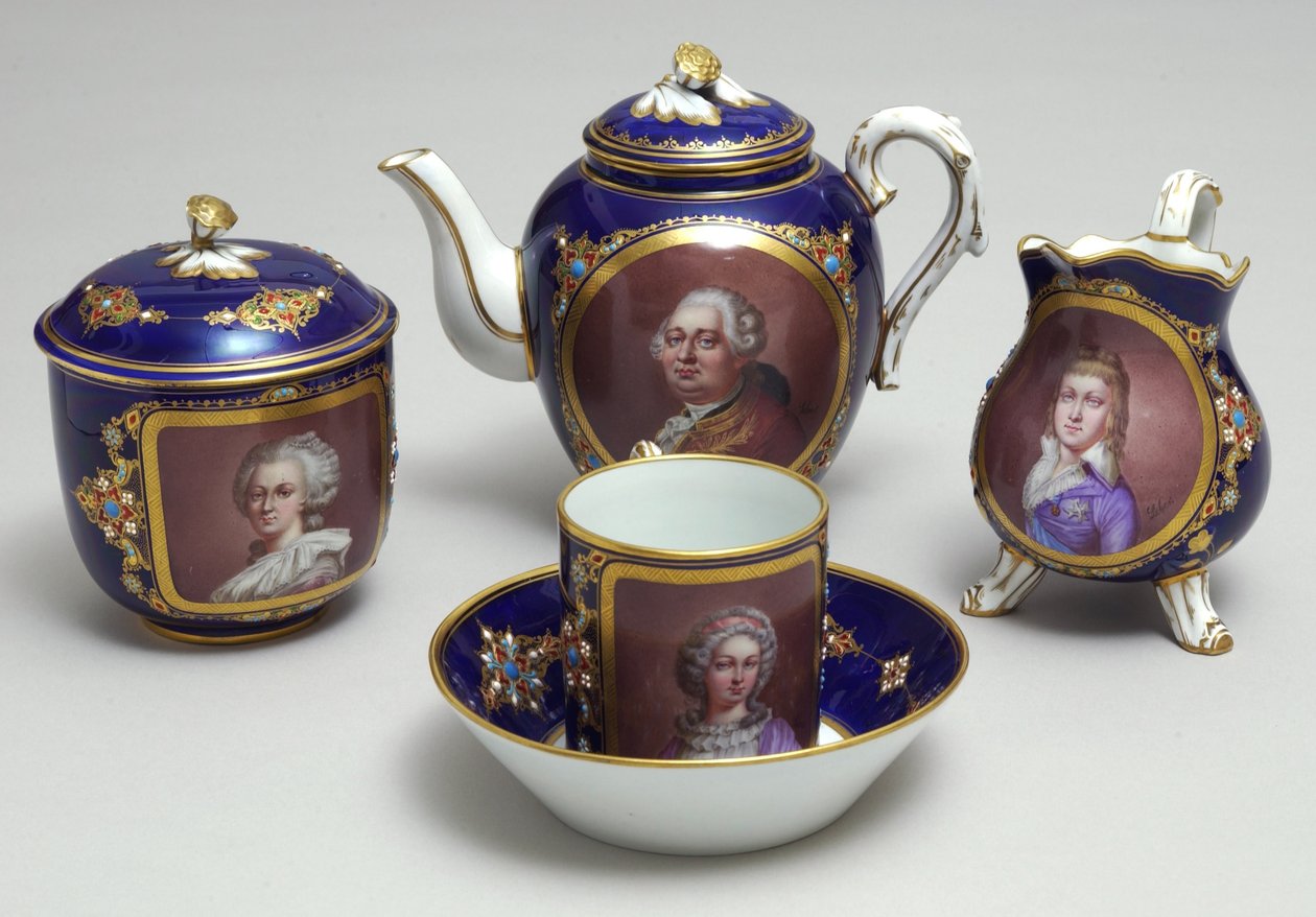 ルイ16世（1754-93年）とマリーアントワネット（1755-93年）の肖像画をフィーチャーしたティーサービスの一部、フランス、セーヴル、1789年頃（磁器） 作： フランス語学校