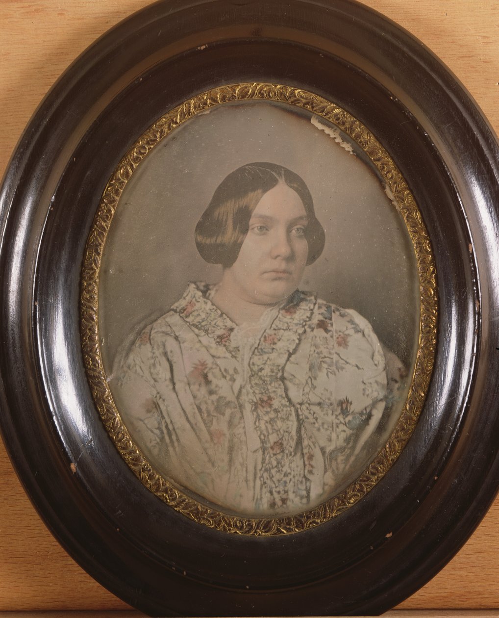不明な女性の肖像画、1850（色付きのダゲレオタイプ） 作： フランス語学校