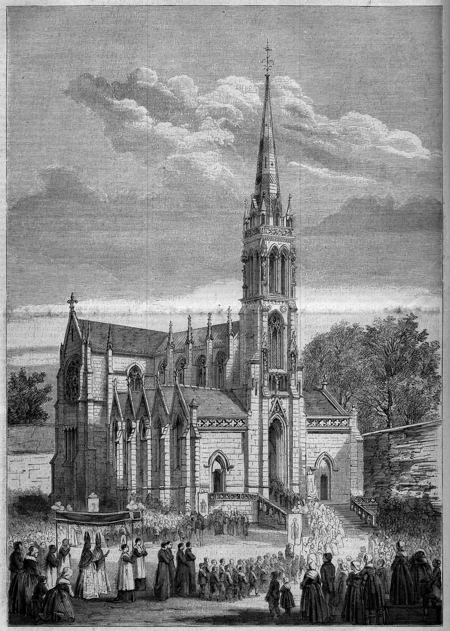 宗教建築：Monfort le Retrou（現在のSarthe（72）地方のMontfort le Gesnois）の教会の全体像、1858年の落成式の日のもの。ムーラン氏のスケッチより。1858年10月2日付「Le Monde Illustré」77号に掲載されたエングレーヴィング。 作： フランス語学校