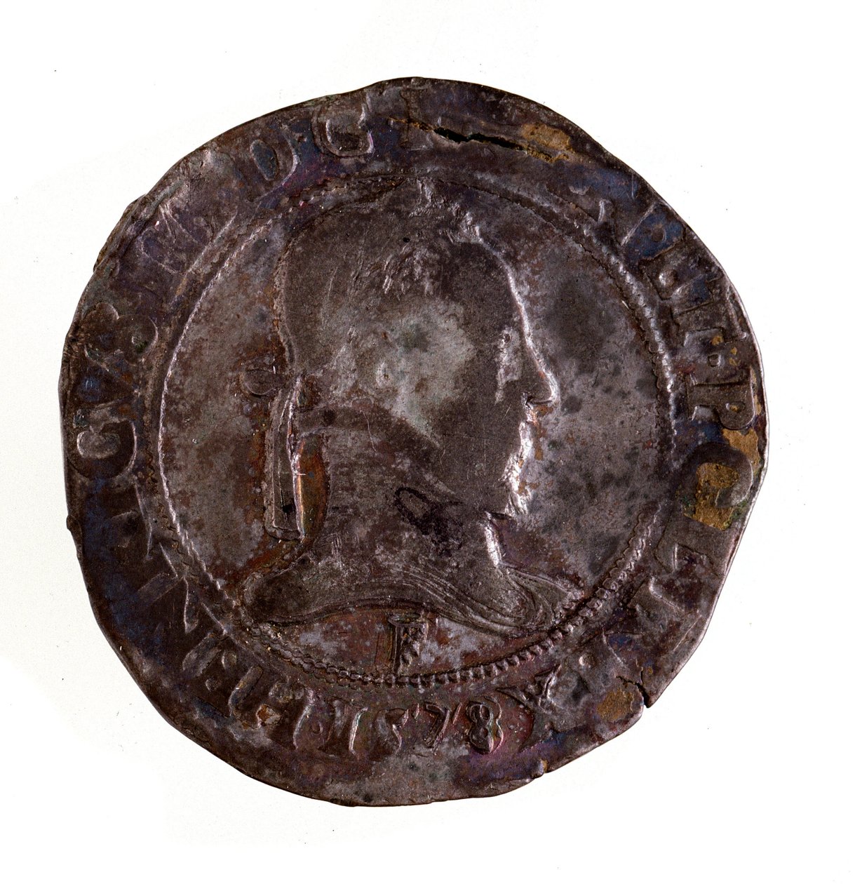 フランス王アンリ3世（アンリ3世）の時代（1574-1589）に作られた銀製のフレンチ・テストン（試金石） 直径3.5cm ナポリ、Museo archeologico 作： フランス語学校