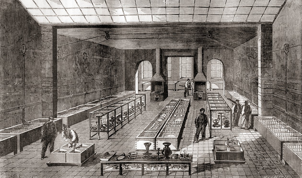 1867年、フランス・パリにあるシャルル・クリストフルの電気めっき工場の化学浴場を含む作業場（1870年頃発行の『Les Merveilles de la Science』より）（彫刻 作： フランス語学校