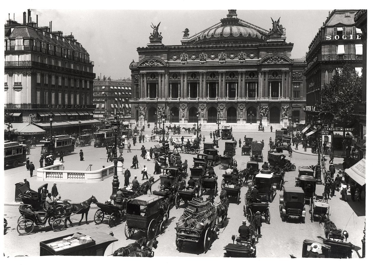 パリオペラハウスの前の交通、1890-99年 作： フランス語学校