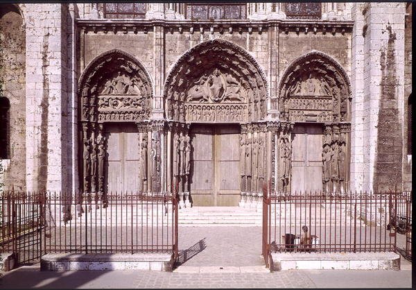 アセンション、伝道者と使徒のシンボル、マドンナと子孫のシンボルによる陛下のキリスト、c.114 作： フランス語学校