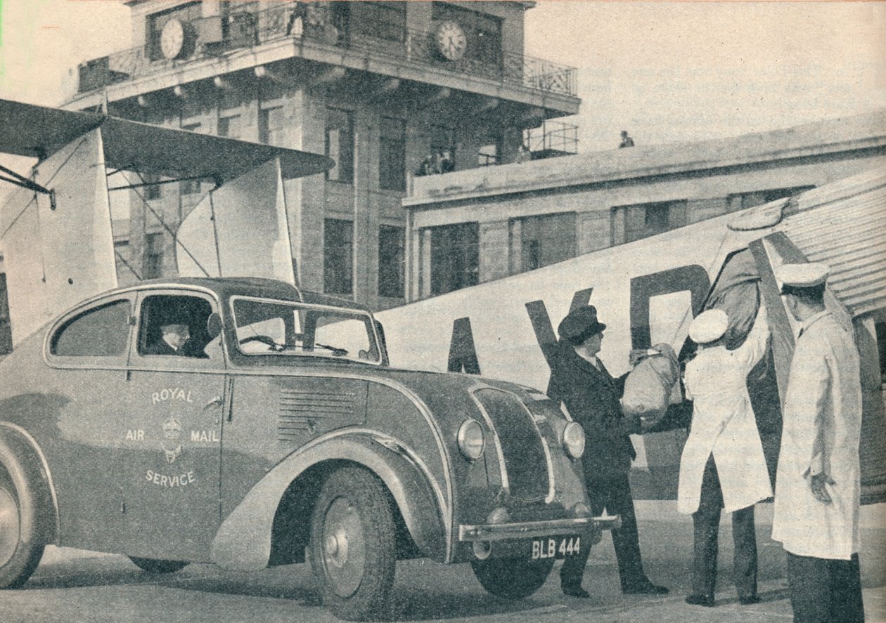 クロイドン空港のインペリアルエアウェイズライナーでのメールの読み込み、c1936 c1937 作： GPO