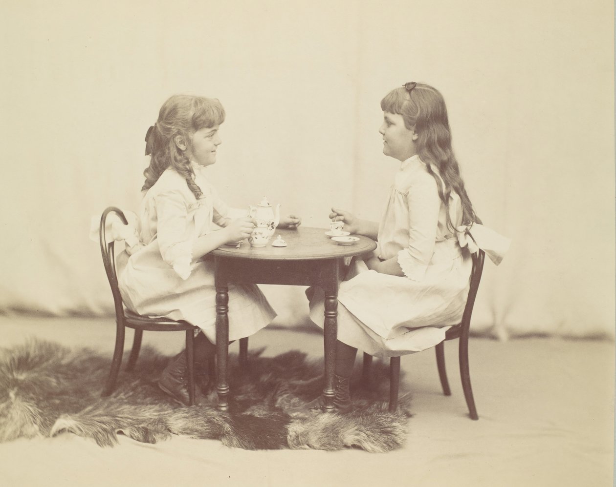 フランシスとエセル・ド・フォレスト、ロバート・デ・フォレストの娘、カリフォルニア州。 1890年。 作： ジョージコリンズコックス