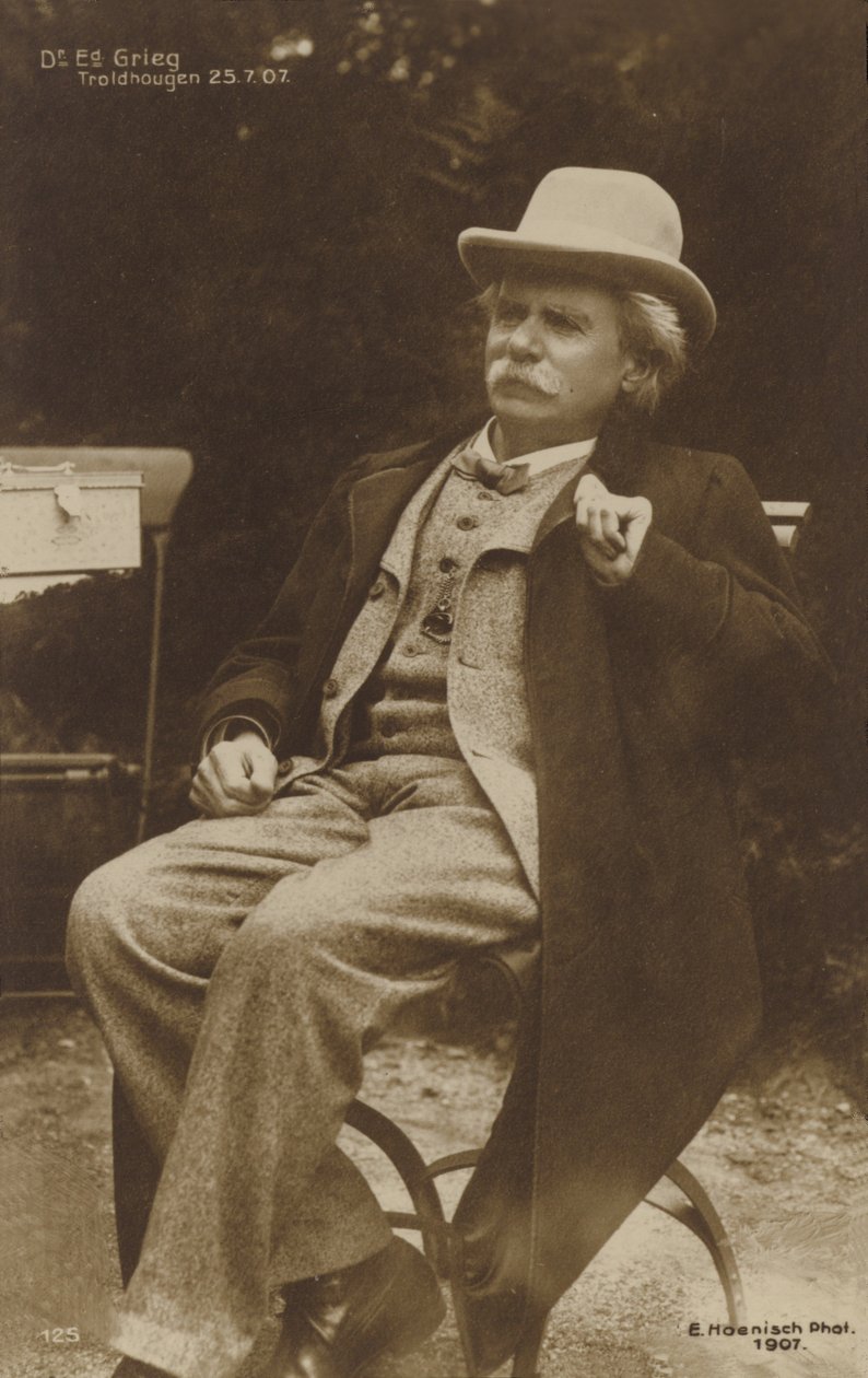 1907年7月25日、トロールドハウゲンでのエドヴァルド・グリーグ（モノクロ写真） 作： ドイツの写真家