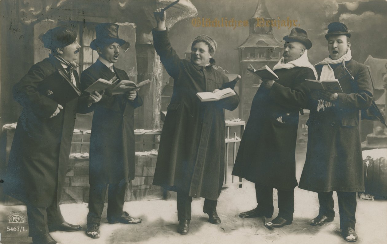 1913年12月31日に送られた、新年に歌うドイツ人の絵葉書（モノクロ写真） 作： ドイツの写真家