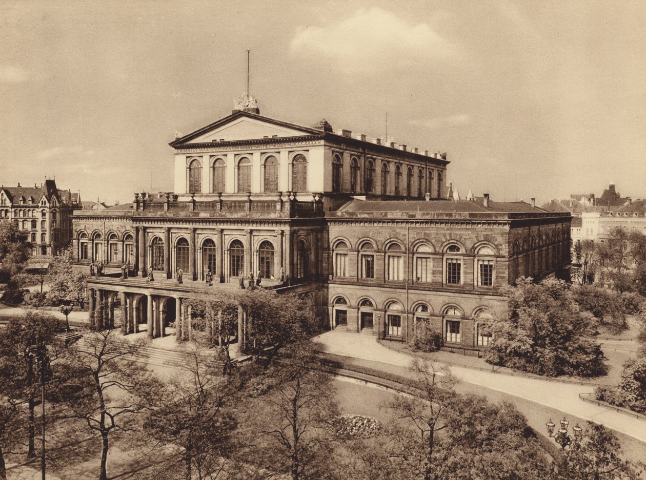 州立歌劇場、ハノーファー（モノクロ写真） 作： ドイツの写真家