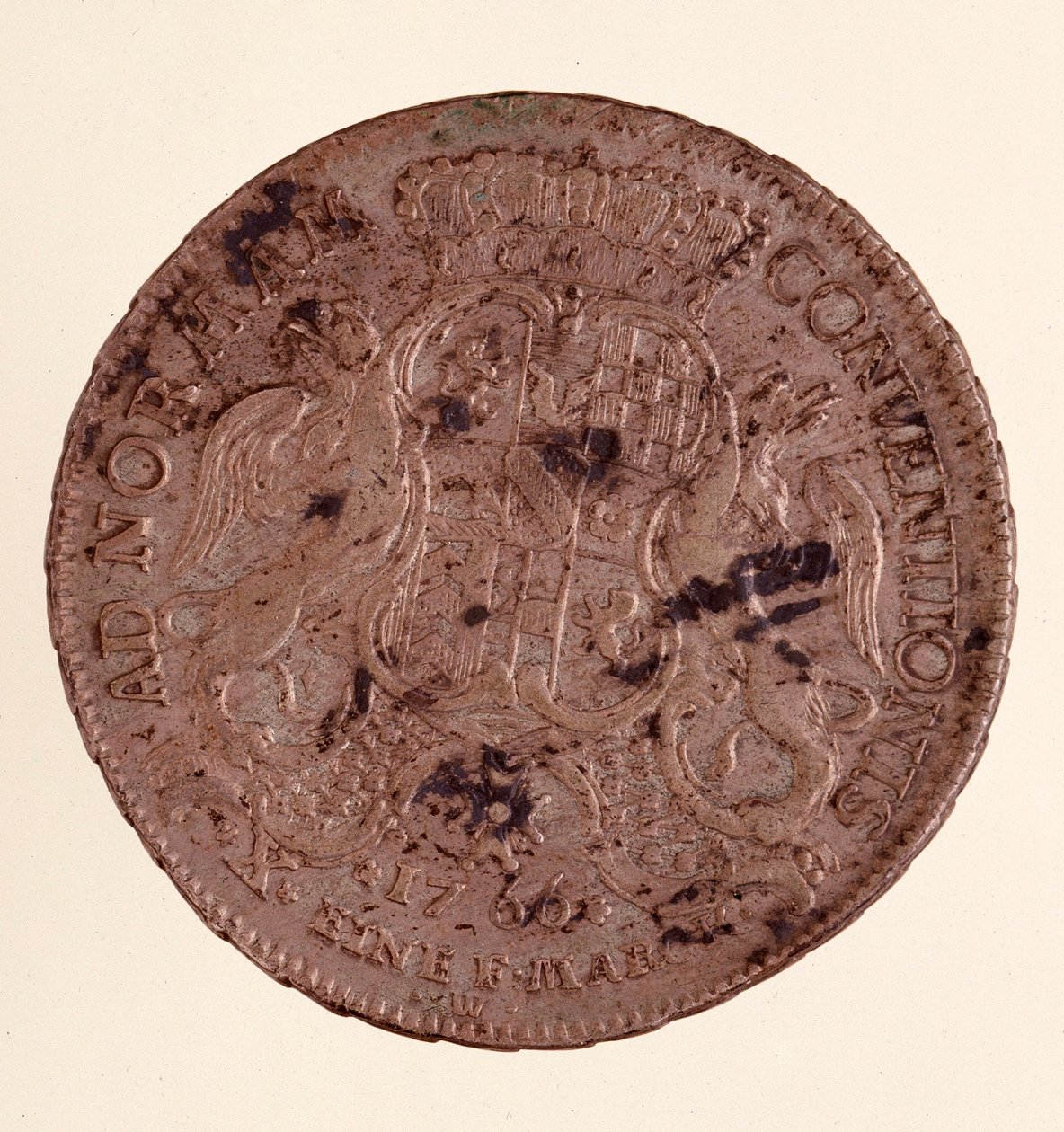 バーデン大公チャールズ・フレデリック（1728-1811）（バーデン大公チャールズ1世）の銀製ターラー 1766年 直径3.9cm Naples, museo archeologico 作： ドイツ語学校