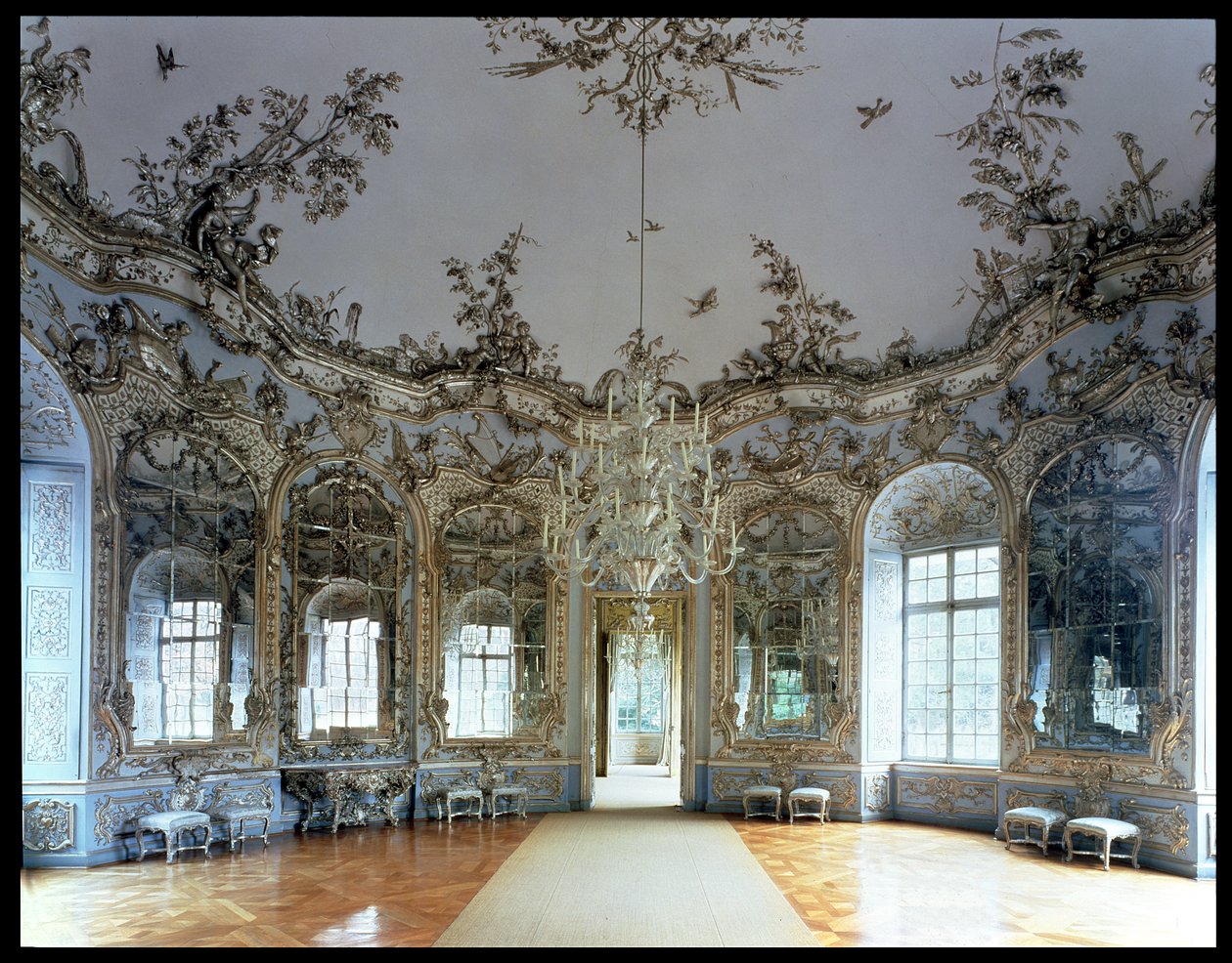 鏡のホール、フランソワ・キュビリー（1695-1768）によって設計され、ヨハン・バプティスト・ツィマーマン（1680-1758）、1734-37（54724も参照）による漆喰の作品 作： ドイツ語学校