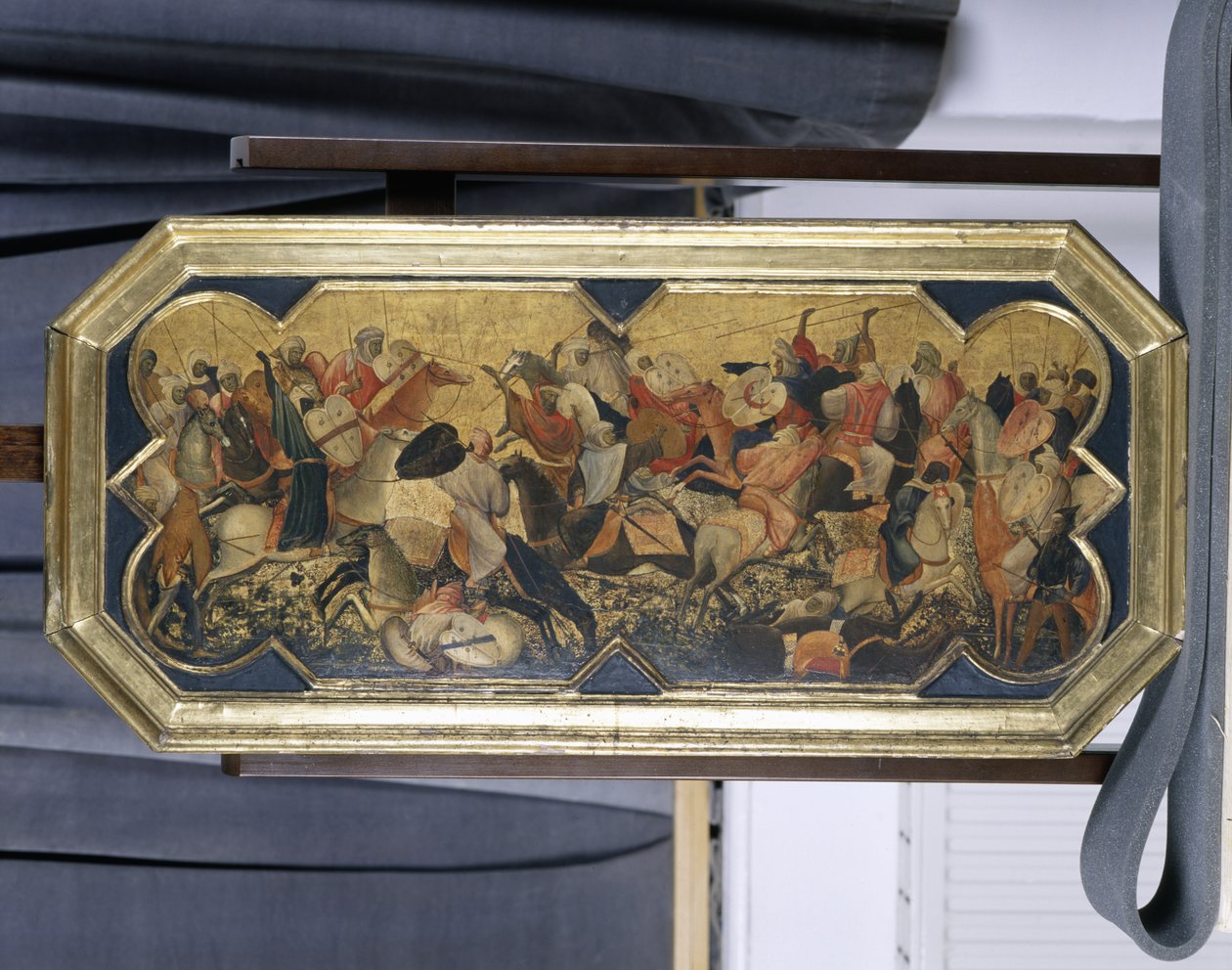 東の騎士との戦いのシーン、c.1425（ポプラの木のテンペラ） 作： ゲラルド・スタニーナ