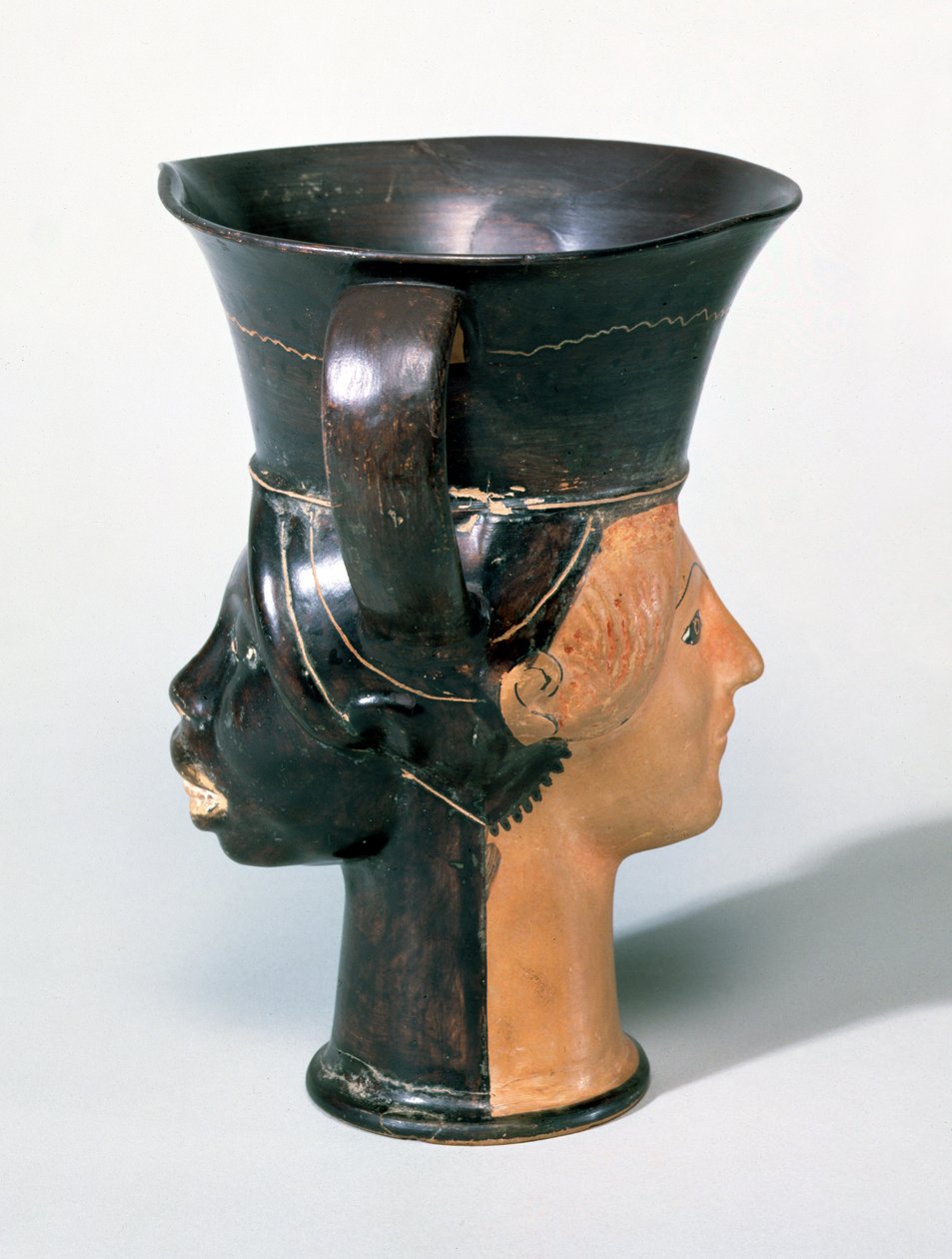 Attic Janiform Kantharos Cup、紀元前470年頃（セラミック） 作： ギリシャ語