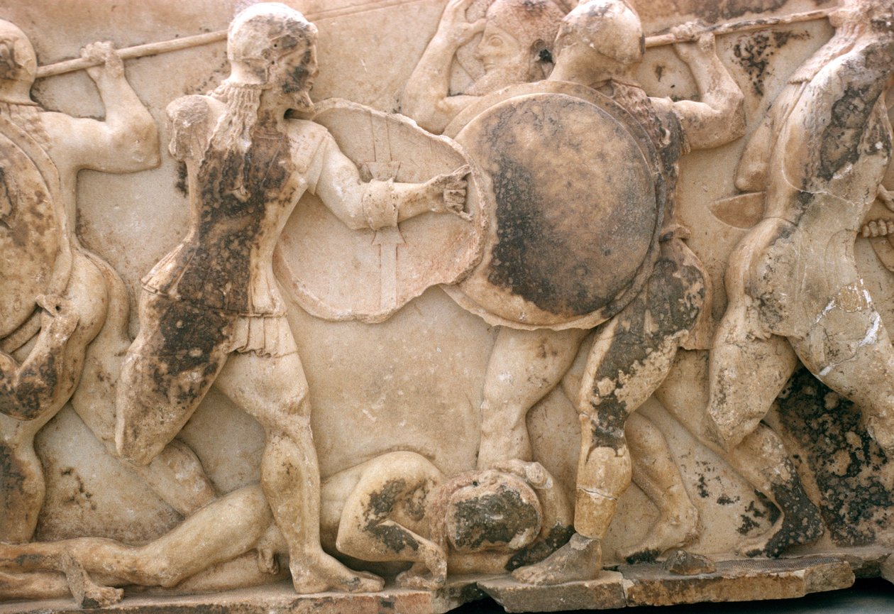 パトロクロスの遺体をめぐって戦い、シフニアントレジャリーからのフリーズ、紀元前525年頃（大理石） 作： ギリシャ語