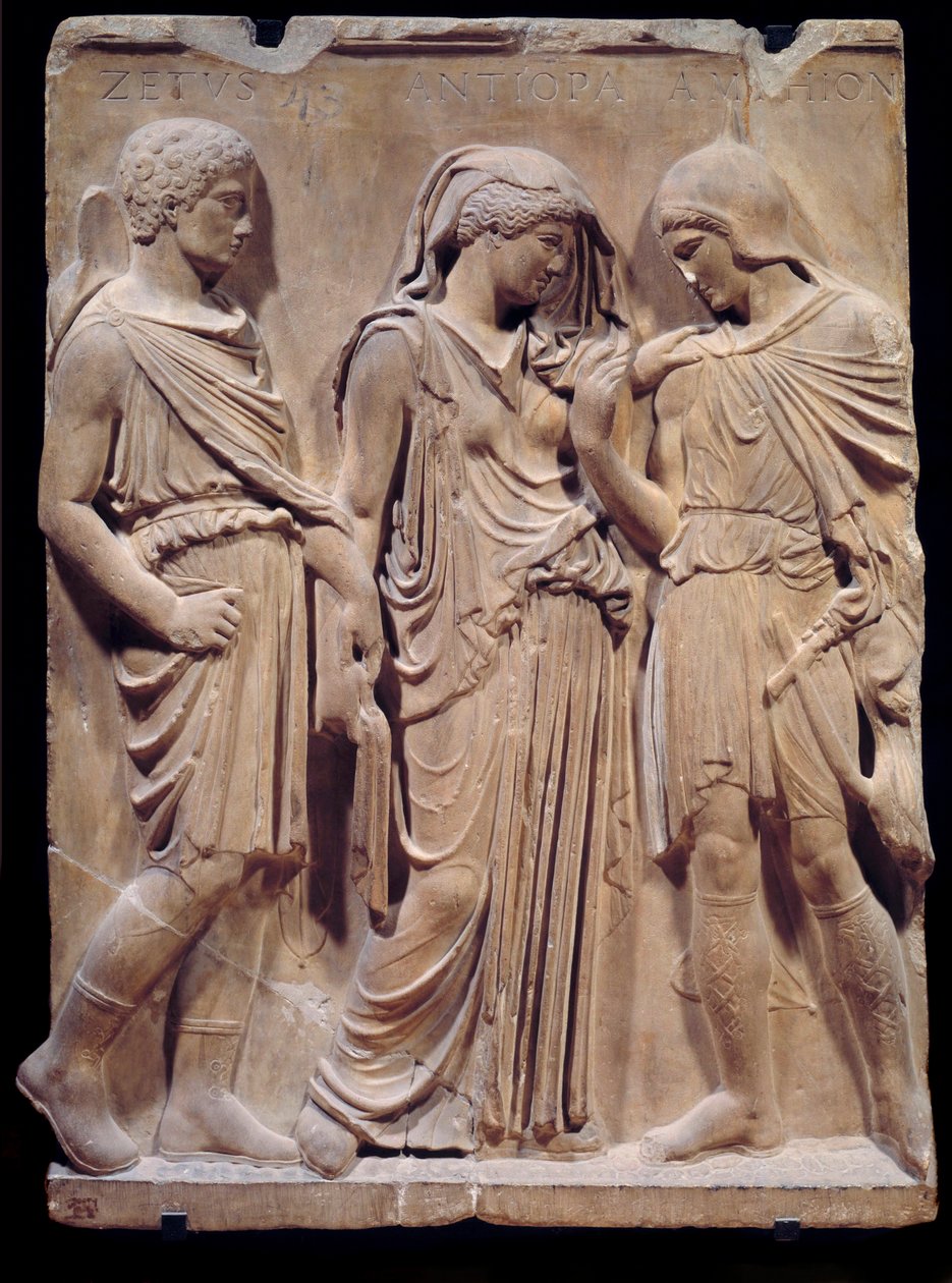 ギリシャ古代：オルフェがエウリュディケに別れを告げ、ヘルメスが地獄に連れ帰る準備をする場面。ゼウス、アンティオペ、アンフィオンの名を記した碑文はルネッサンス時代のもの。低層大理石のレリーフ。紀元前480-323年。日 1.2メートル パリ、ルーヴ美術館 作： ギリシャ語