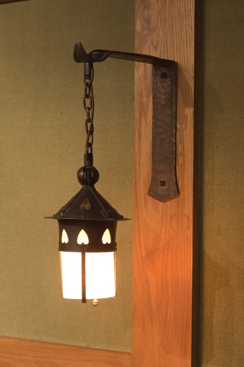 燭台のペア、c.1904-1913（銅とガラス） 作： グスタフ・スティックリー