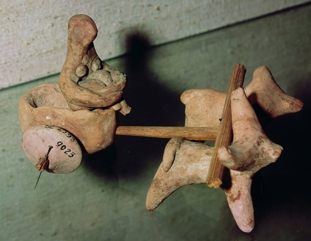 紀元前3000年〜1500年のパキスタン、インダス渓谷のモヘンジョダロから2頭の雄牛が引いたカートのモデル 作： はらっぱん
