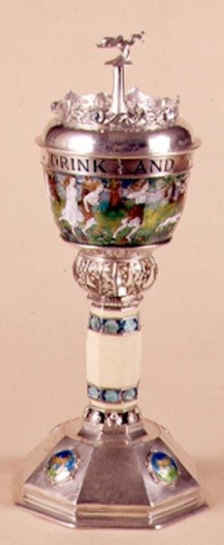 愛情のあるカップとカバー、象牙の茎を施した飾り、c.1905-09（シルバー＆エナメル） 作： ハロルド・スタブラー