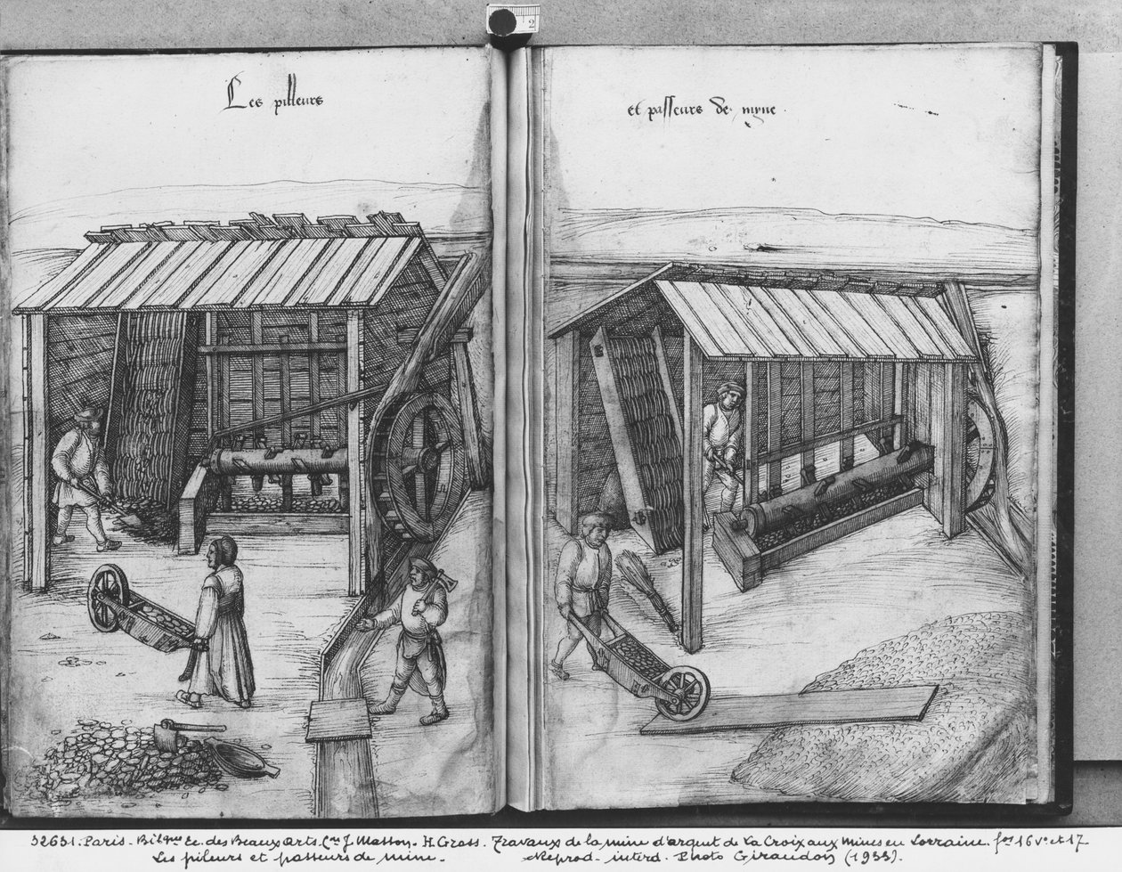 La Croix-aux-Mines、Lorraine、Fol.16v、Fol.17rの銀鉱山、鉱石の粉砕と洗浄、c.1530（紙の上にペンとインクとトイレ） 作： ハインリッヒグロスまたはグロフ