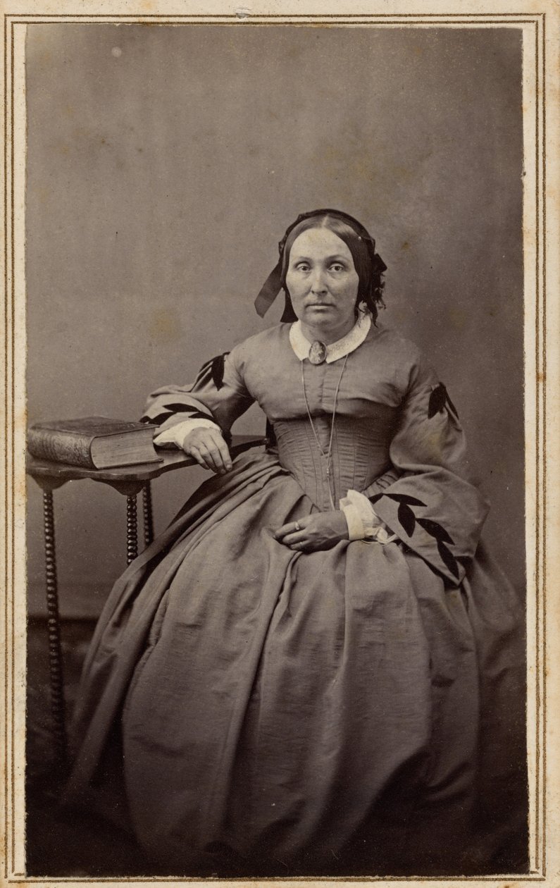 女性の肖像、1860年代（写真） 作： ヘンリエッタ・M・ハート
