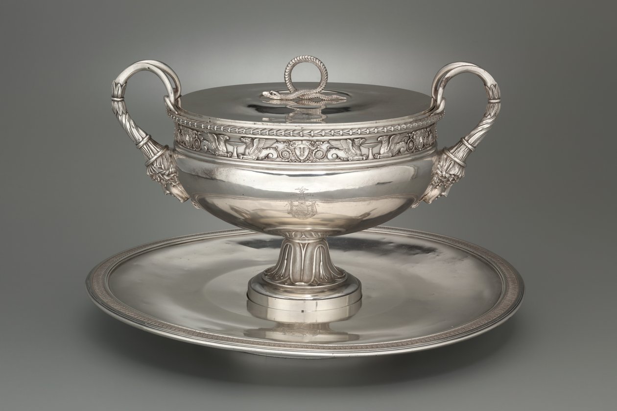カバー付きTureen、トレイ付き、1798-1809 作： ヘンリー・オーギュスト