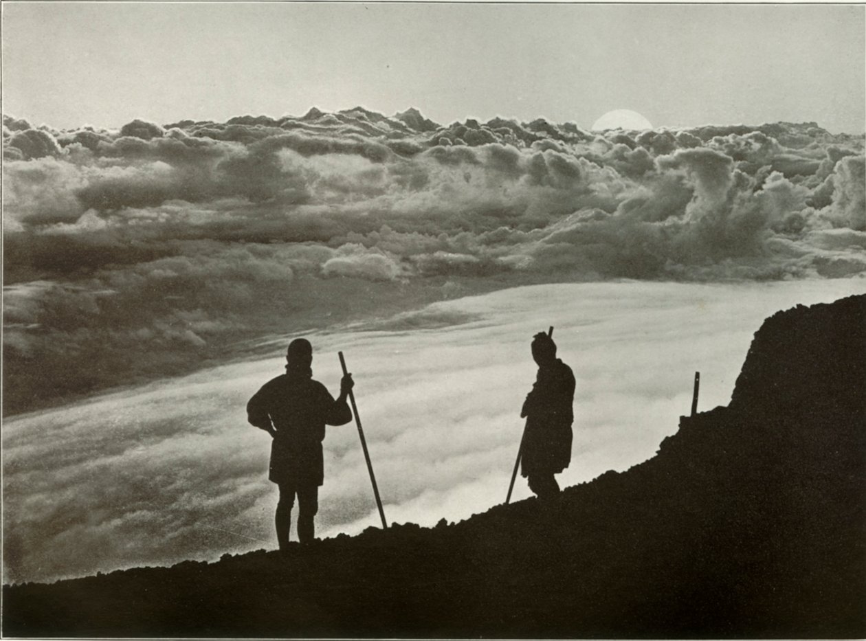 1910年の富士山頂からの夕日。 作： ハーバート・ポンティング