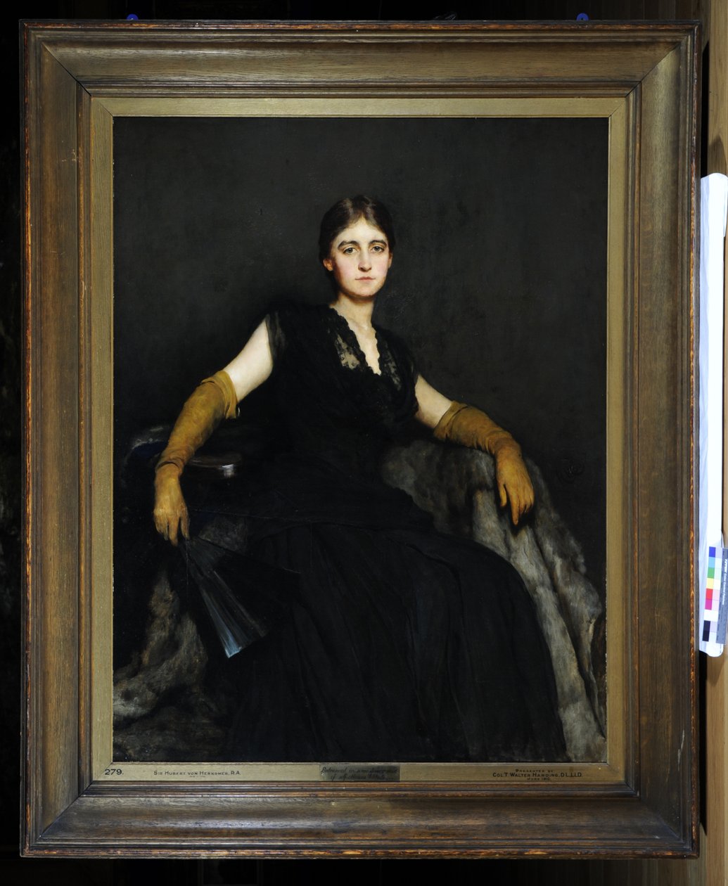 Entranced, or Lady in Black 作： ヒューバート・フォン・ヘルコマー