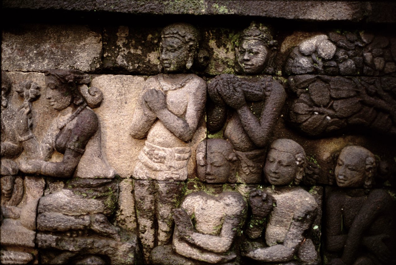 外装の詳細、AD 778-850火山石 作： インドネシア人