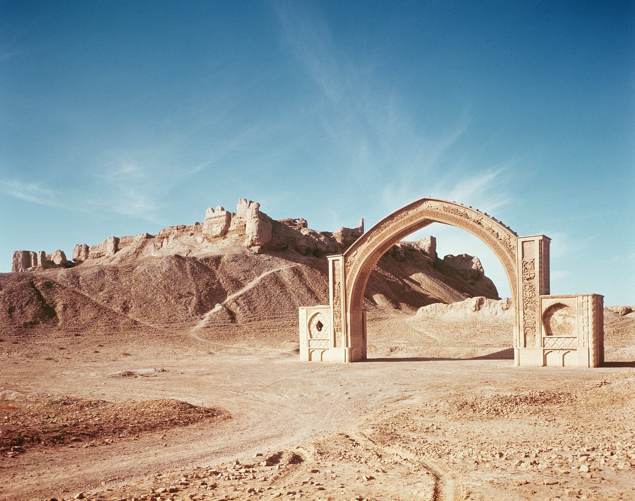 Qalai Bost、c.962-1186 作： イスラム学校