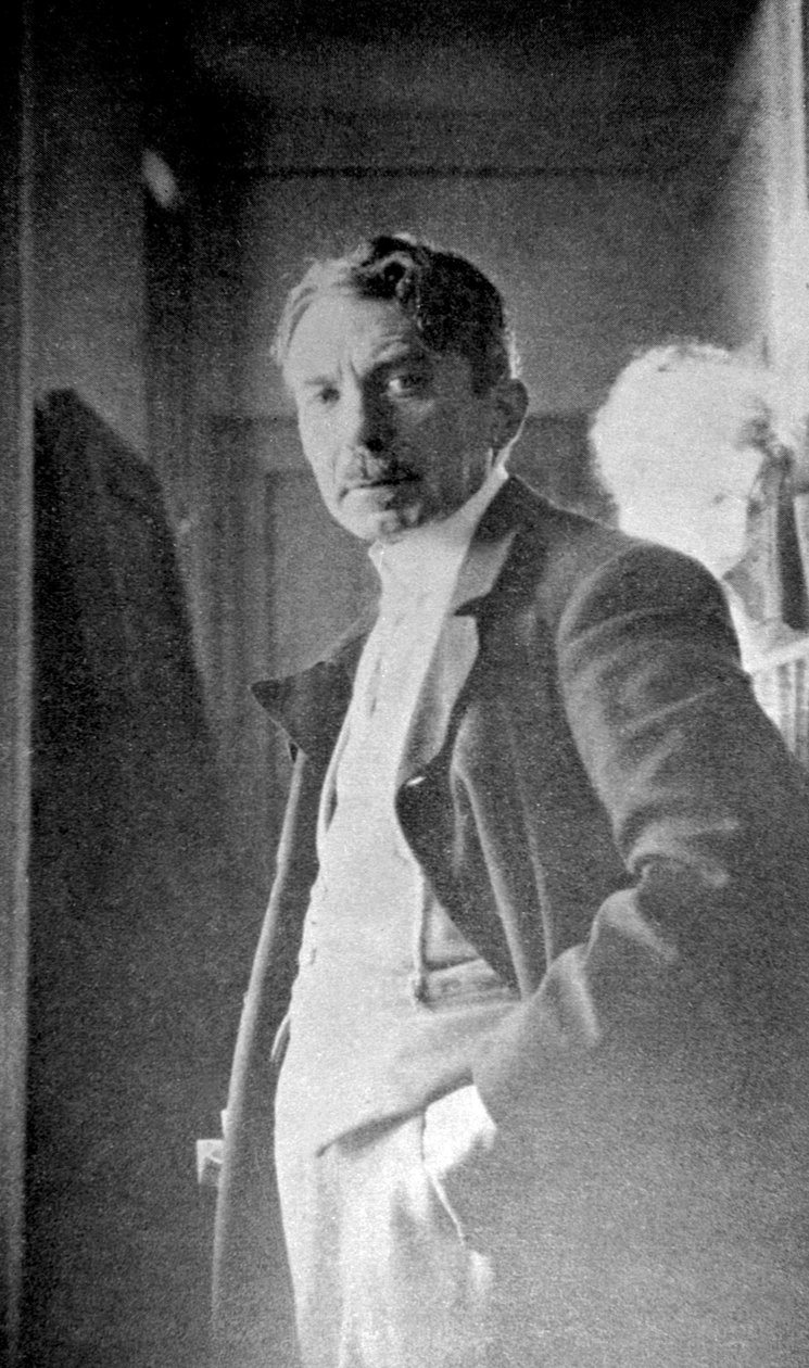 ジャコモバラ、1918年頃 作： イタリアの写真家